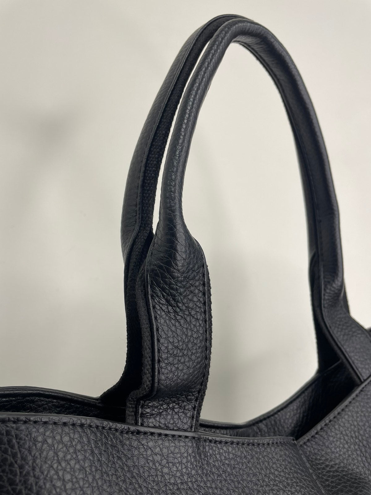 Juodos spalvos Luigisanto moteriška rankinė