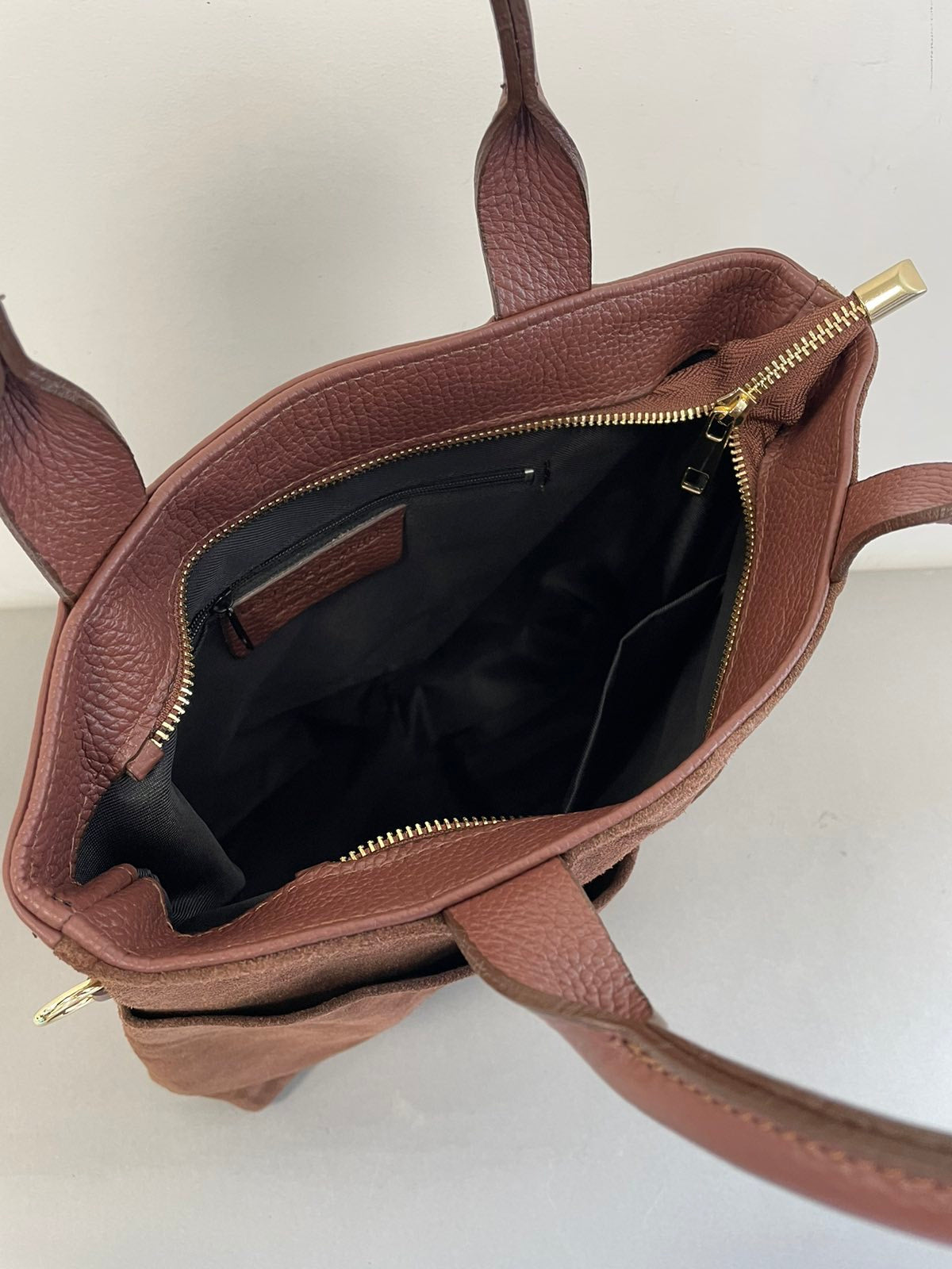 Ruda natūralios odos moteriška rankinė