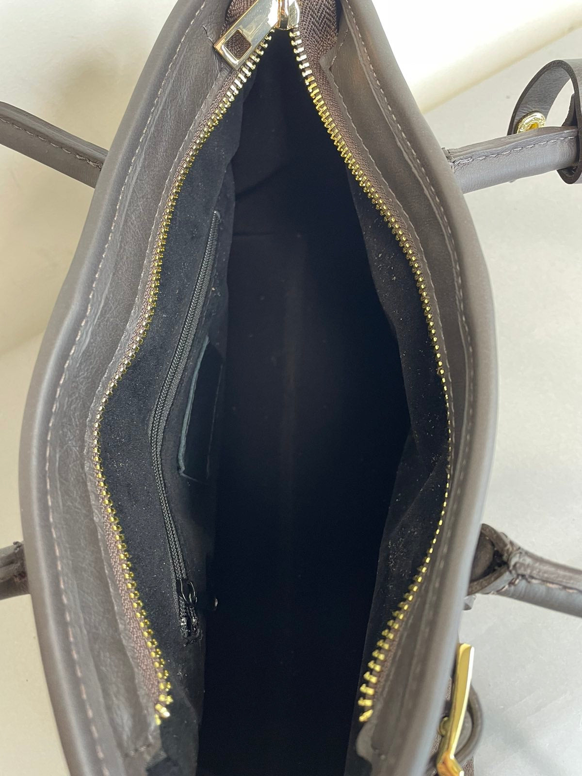 Stilinga natūralios odos rankinė