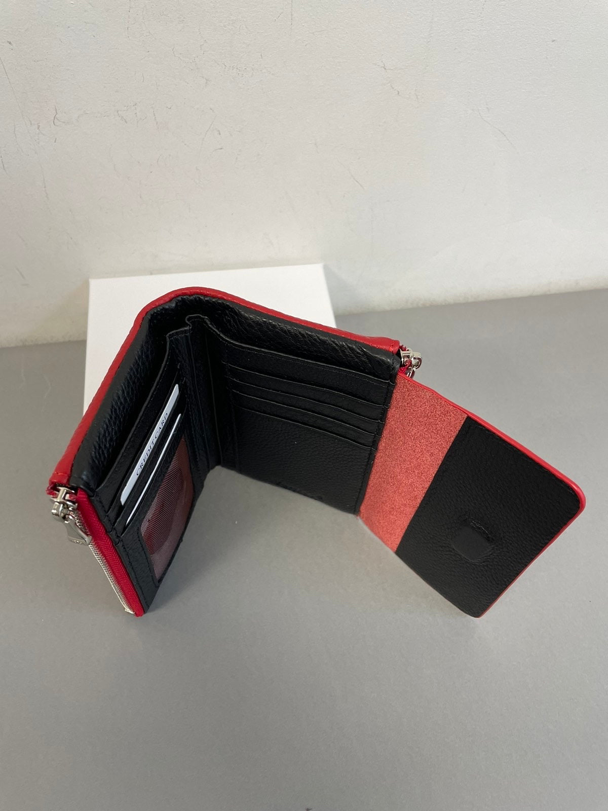 VerMari moteriška piniginė - raudona/juoda