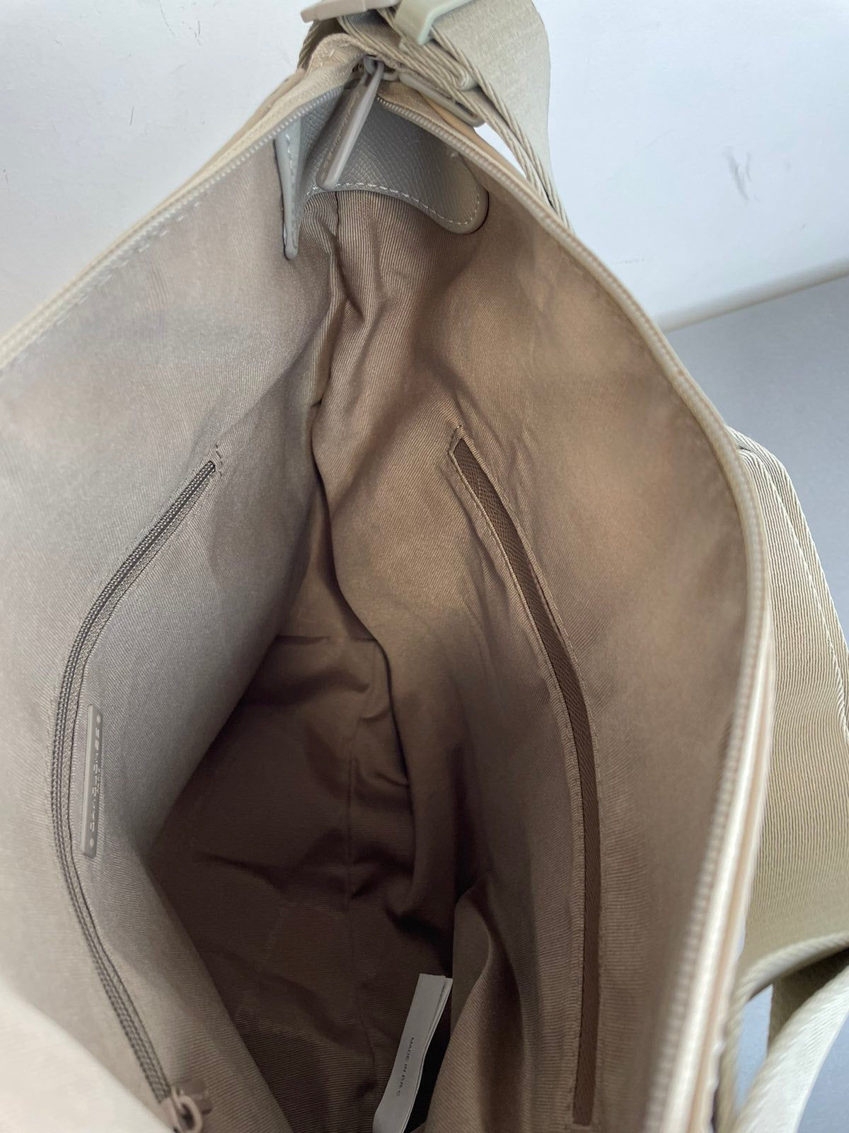 David Jones moteriška rankinė