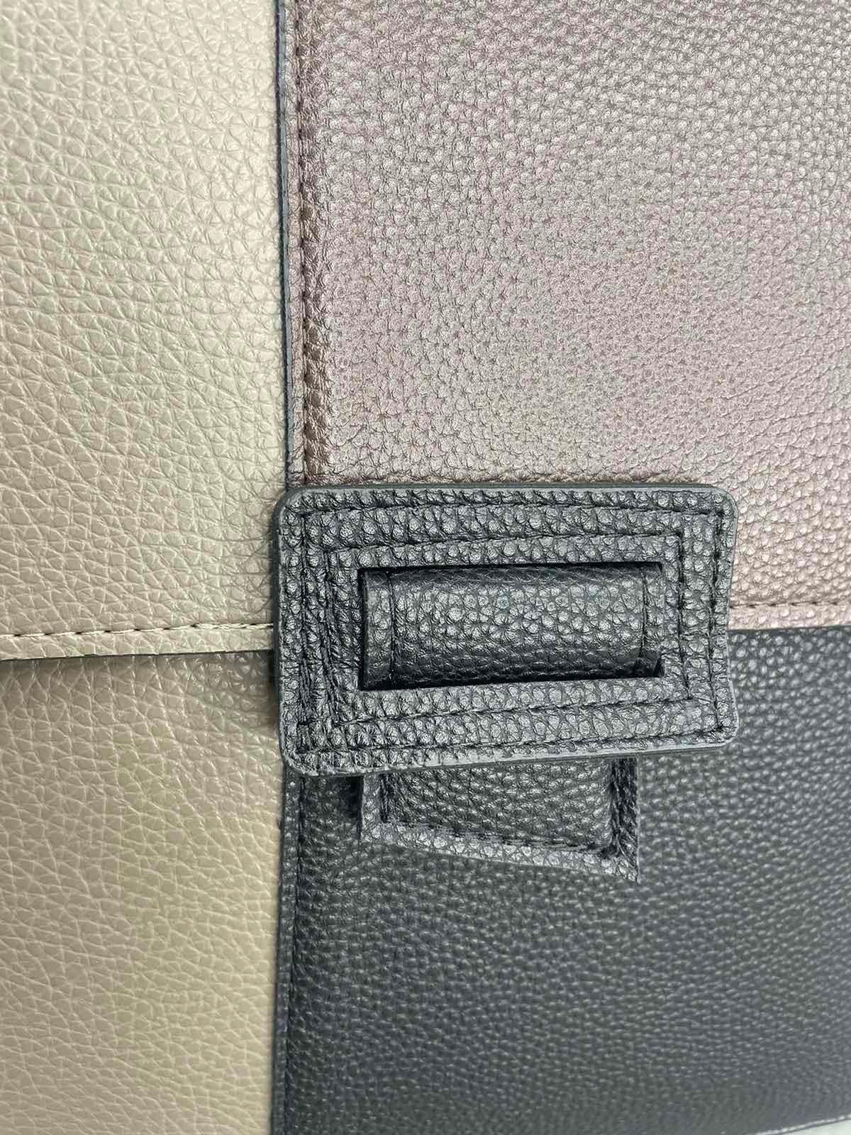 Stilinga moteriška kuprinė