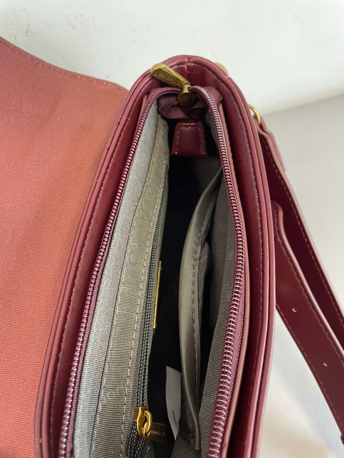 Moteriška rankinė per petį David Jones