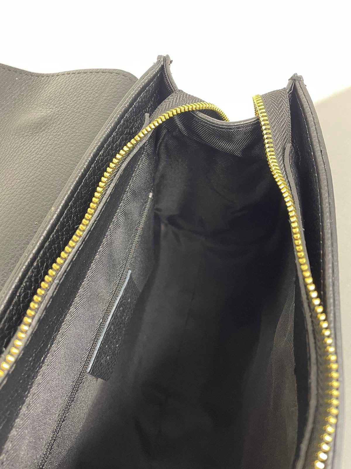 Moteriška rankinė per petį