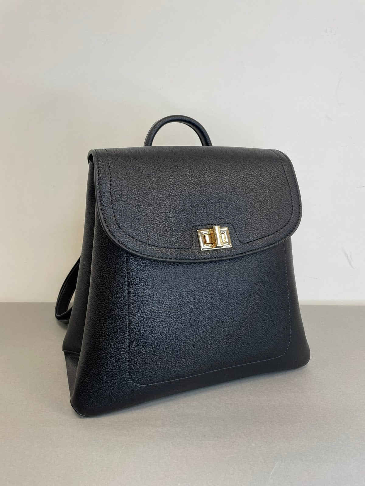 Juoda David Jones moteriška kuprinė