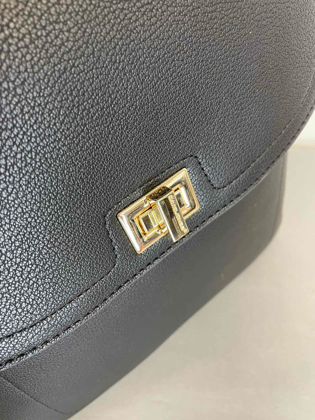 Juoda David Jones moteriška kuprinė