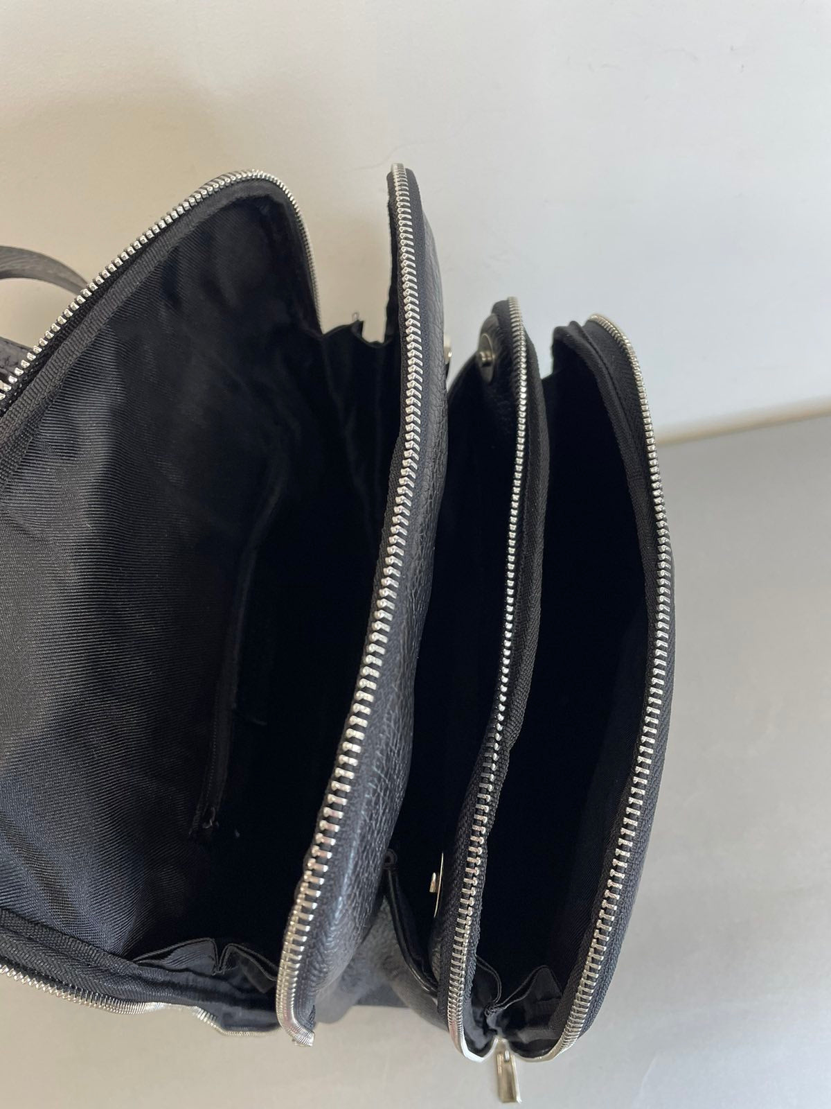 Natūralios odos moteriška kuprinė