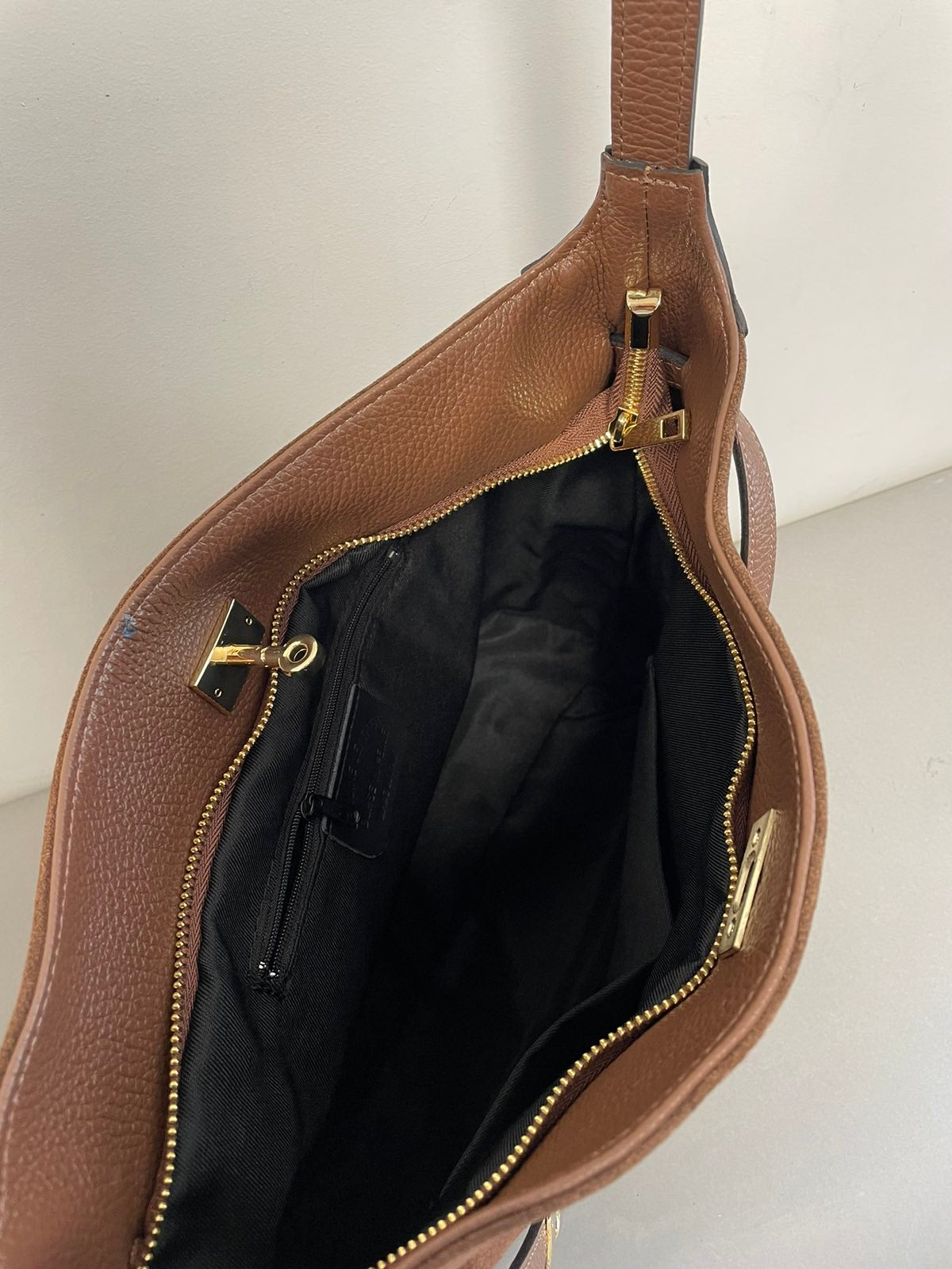 Ruda natūralios odos rankinė