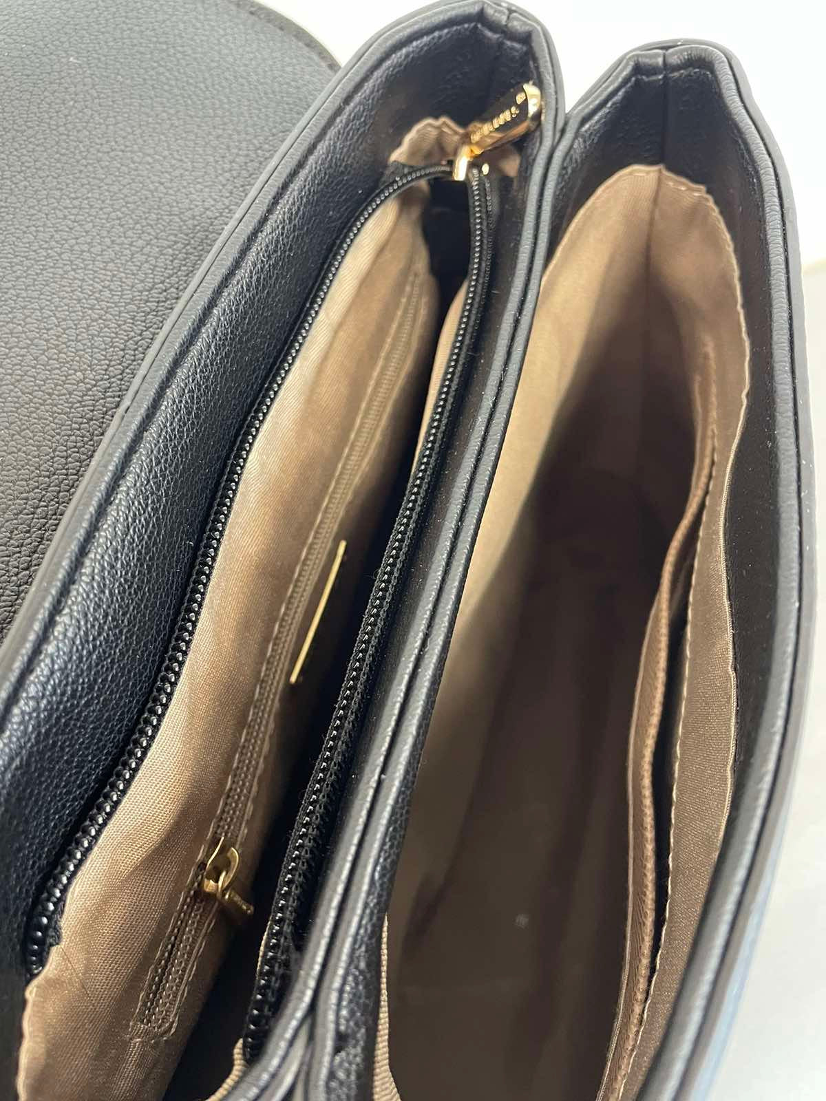 Juoda David Jones moteriška kuprinė