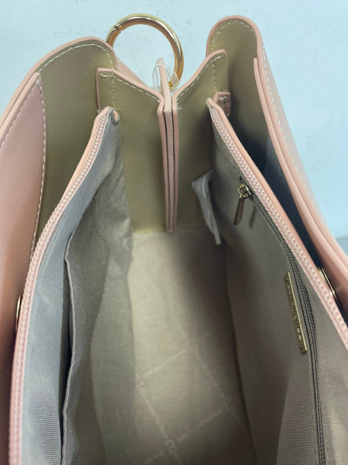 David Jones moteriška rankinė