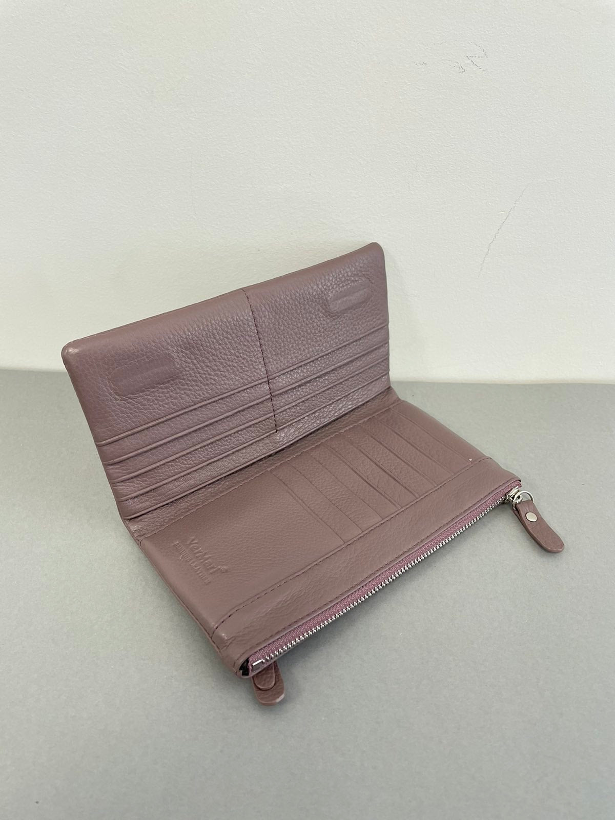 Odinė moteriška piniginė VerMari