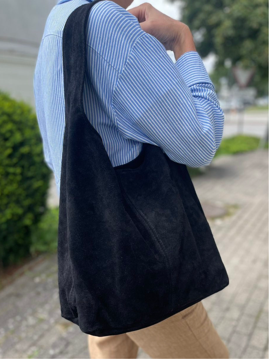 Moteriška verstos odos rankinė