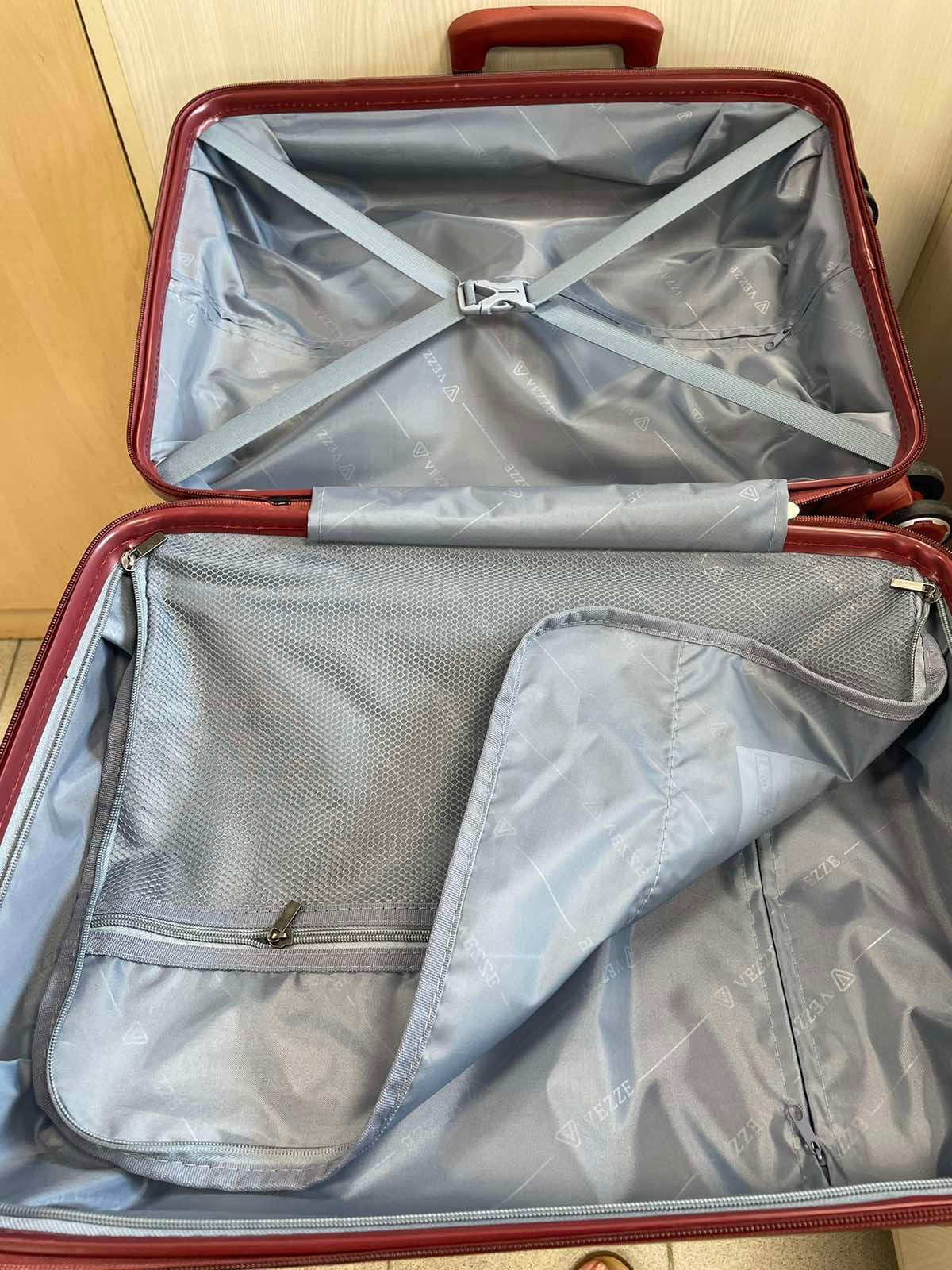 Plastikiniai kelioniniai lagaminai