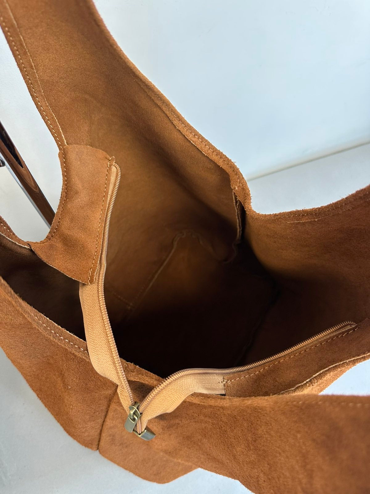 Moteriška verstos odos rankinė