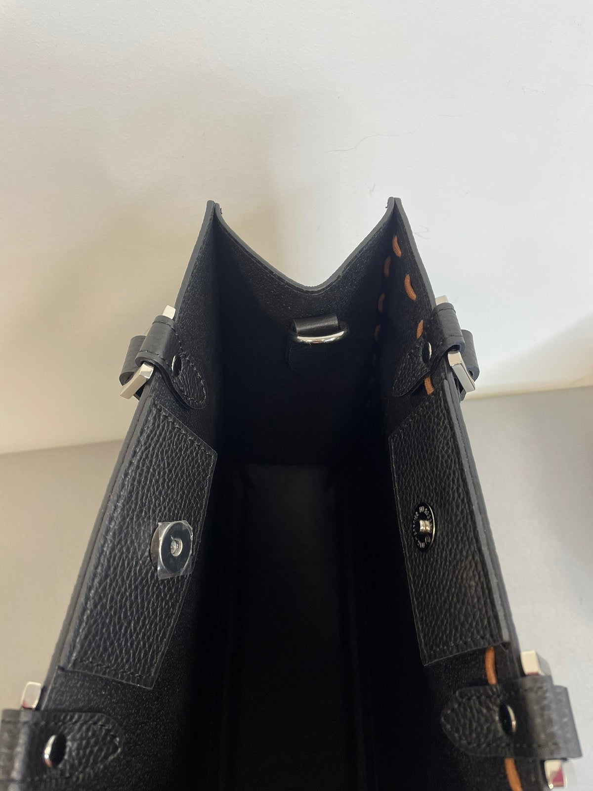 Moteriška natūralios odos rankinė