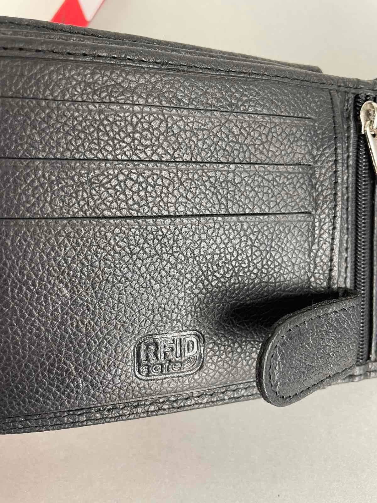 Vyriška odinė piniginė su RFID apsauga