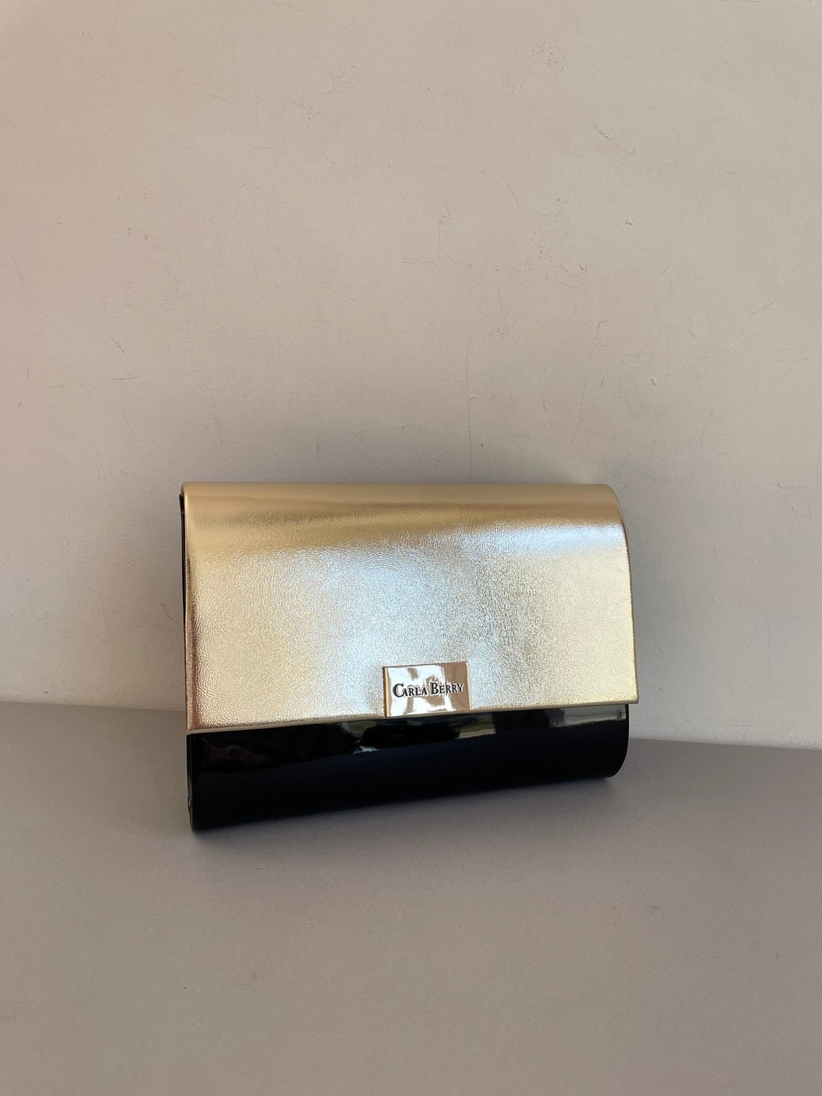 Moteriška delninė Carla Berry