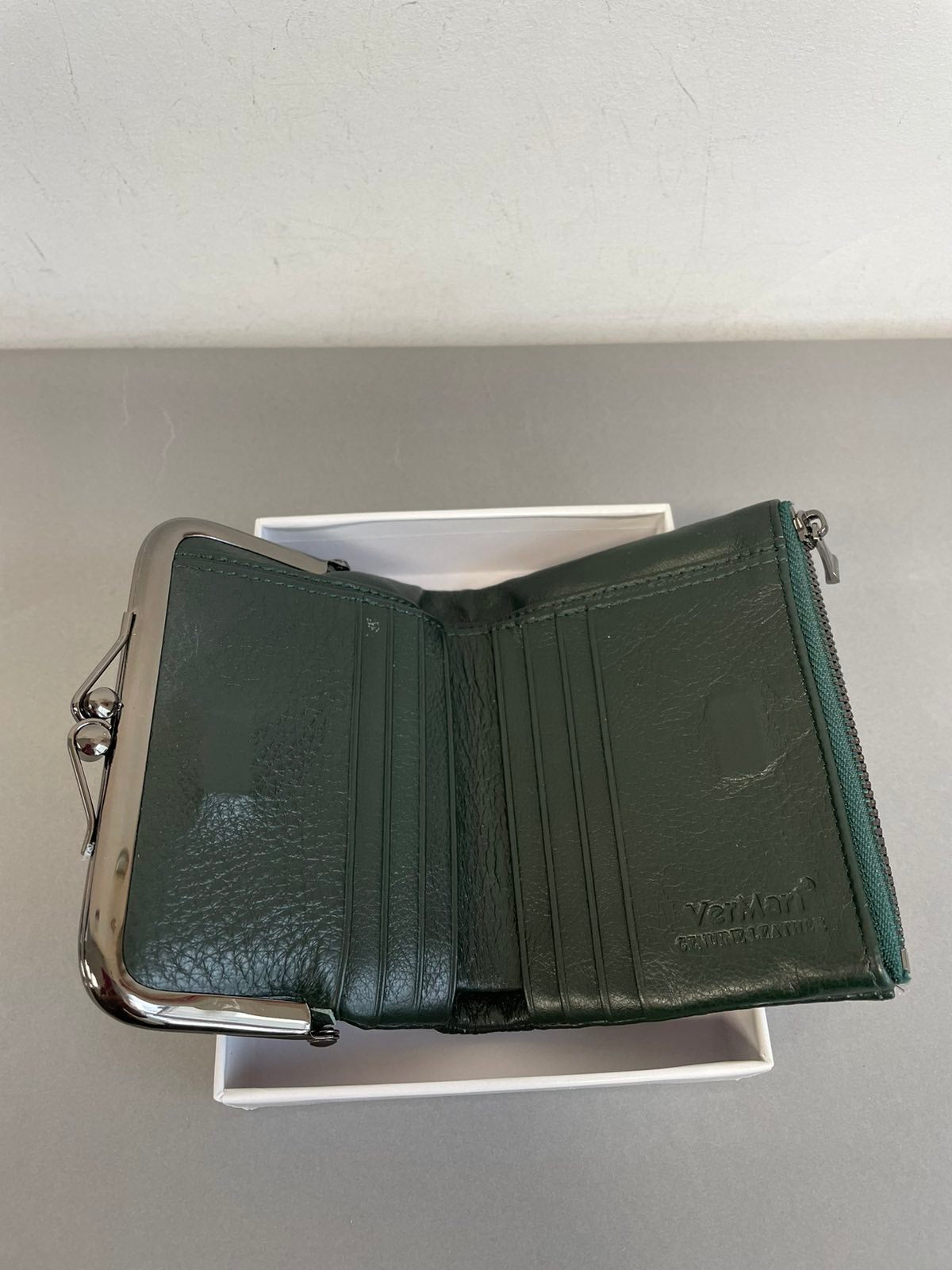 Moteriškos VerMari pinginės su spragtuku