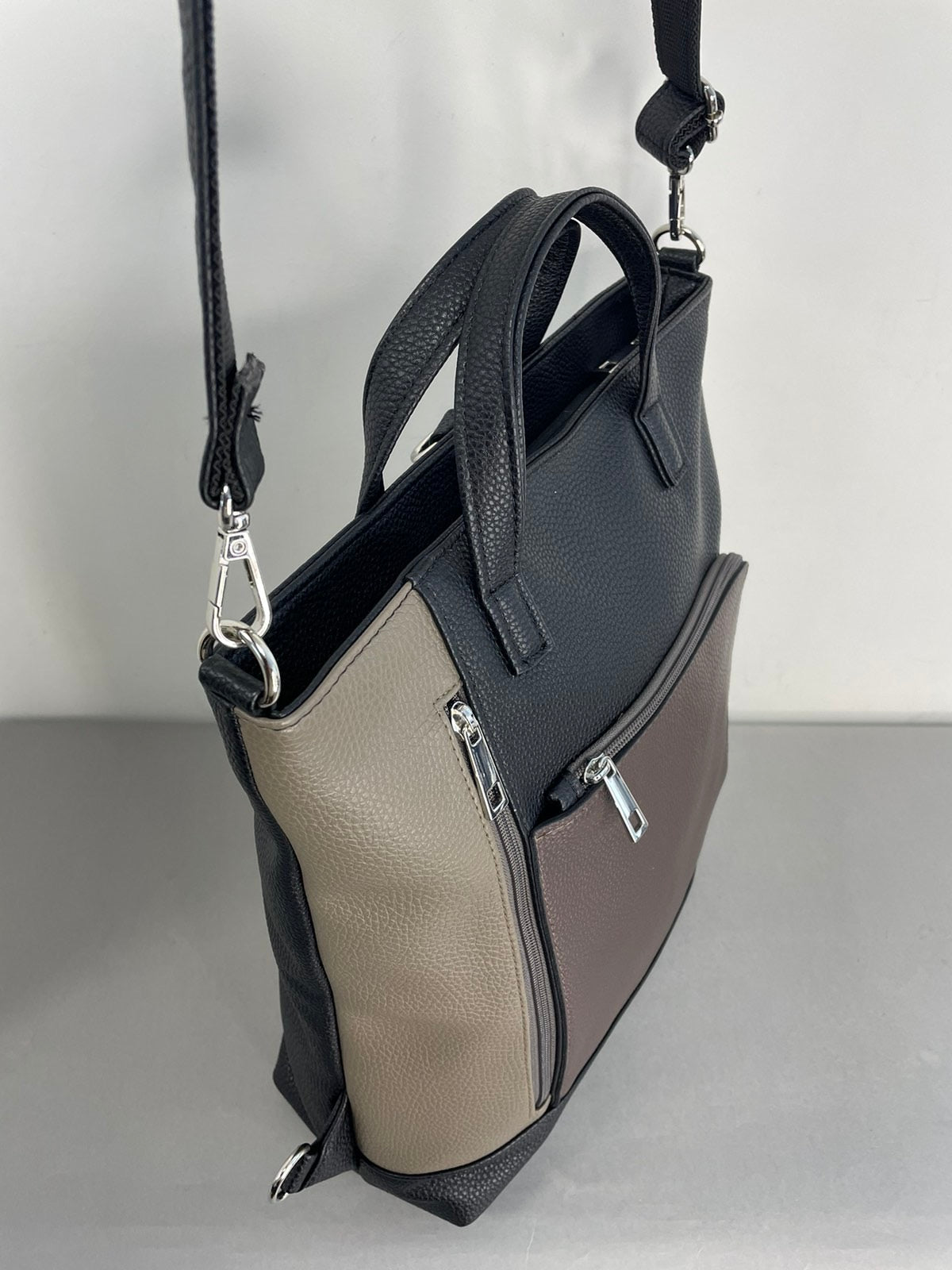 Sominta moteriška kuprinė