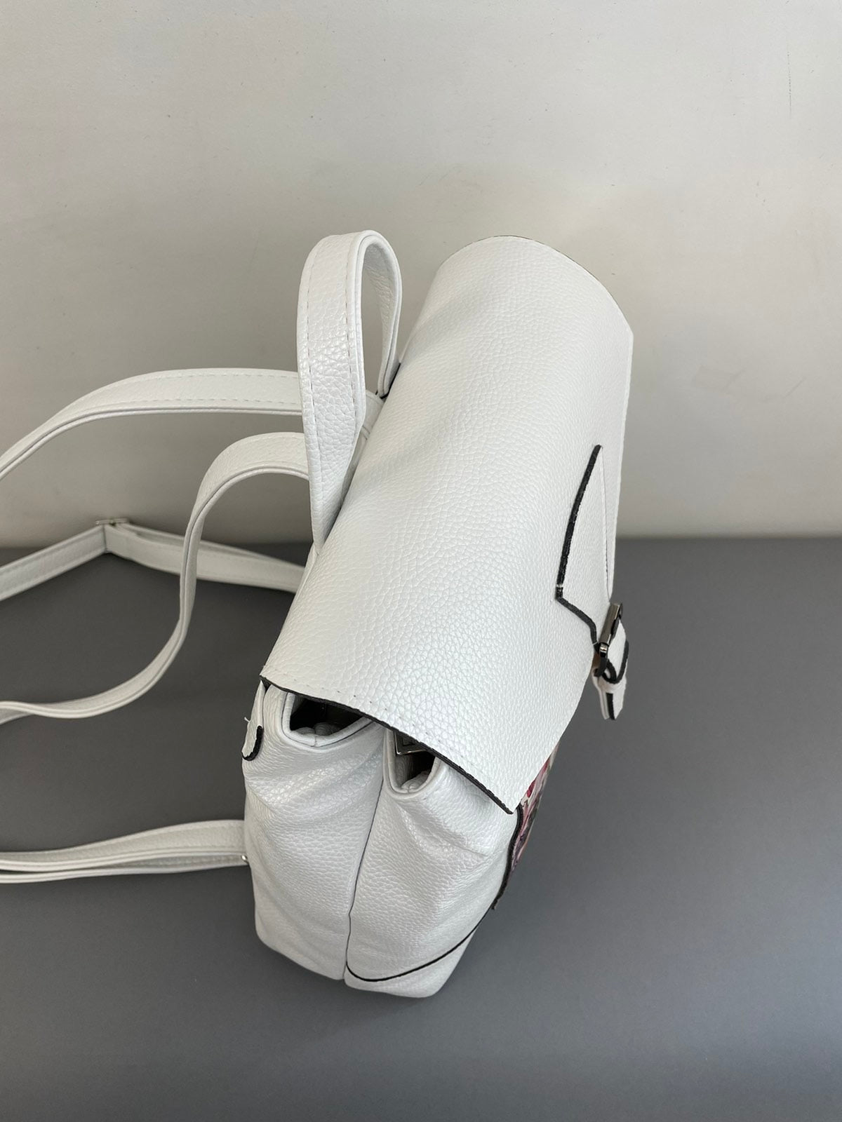 Sominta moteriška kuprinė