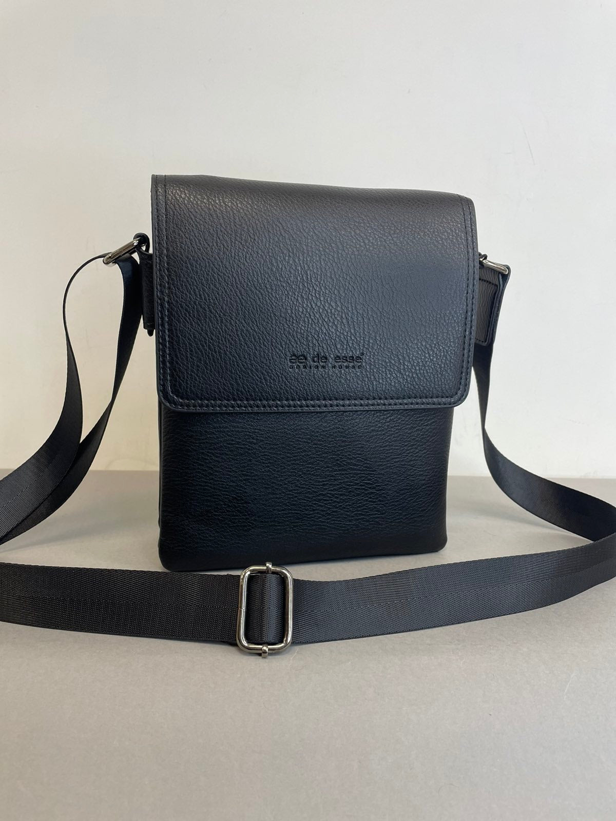 Vyriška rankinė per petį