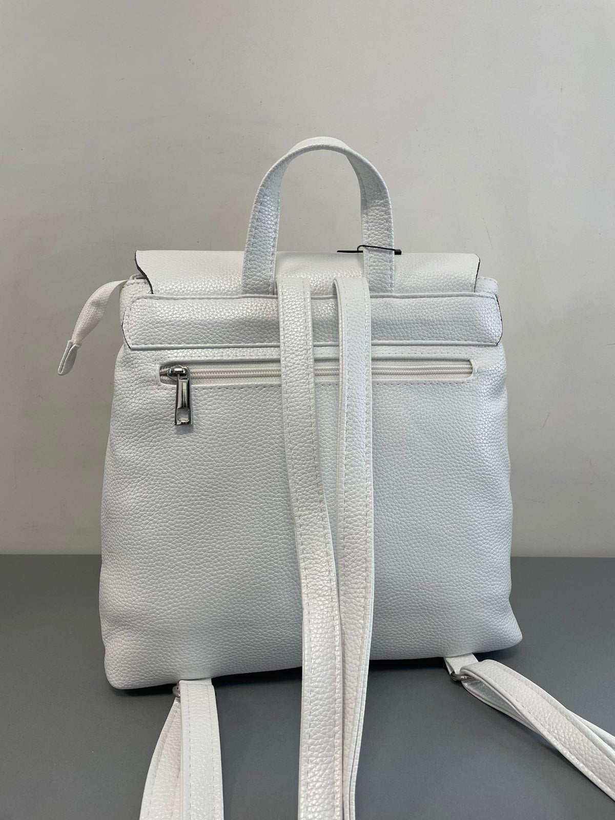 Sominta moteriška kuprinė