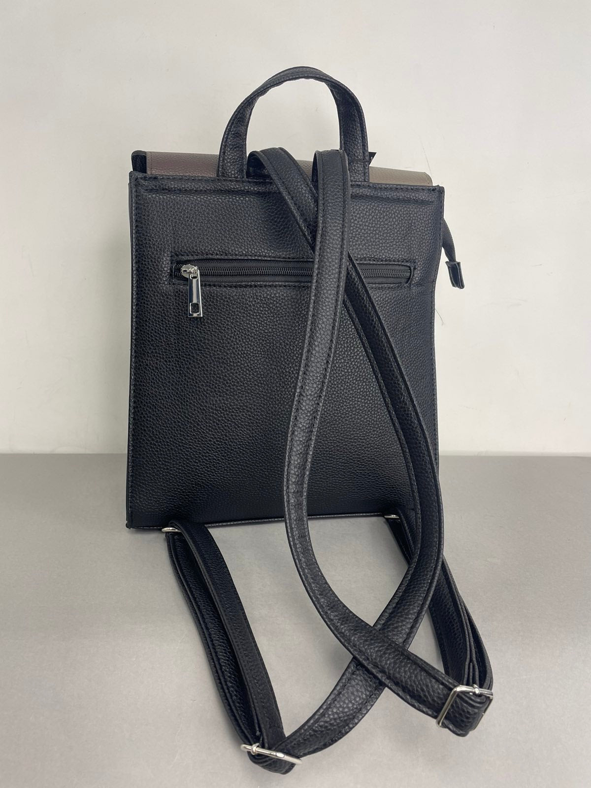 Stilinga kuprinė moterims