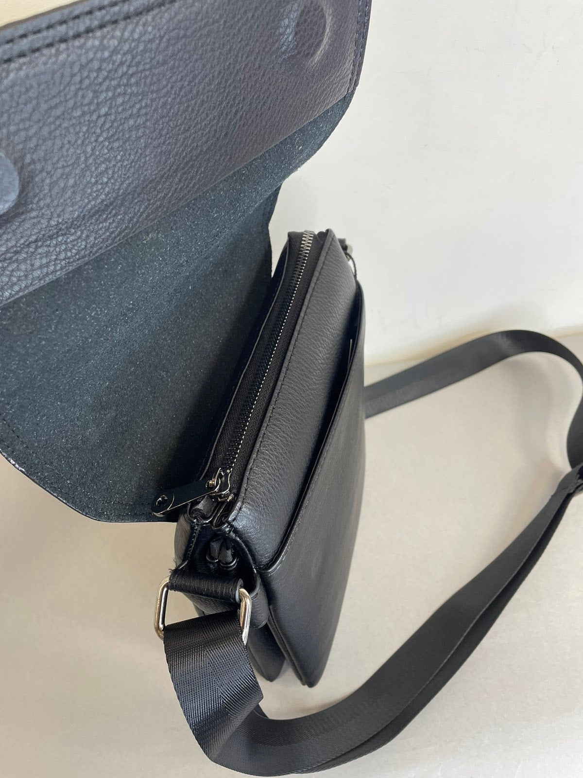 Vyriška rankinė per petį