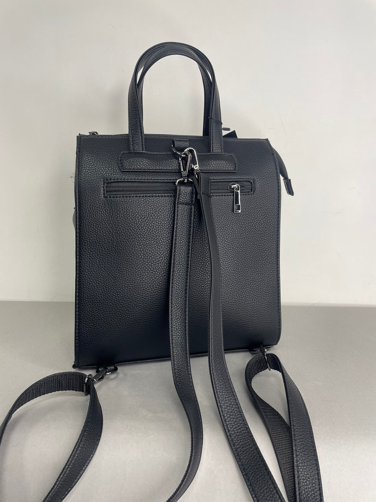 Moteriška kuprinė-rankinė