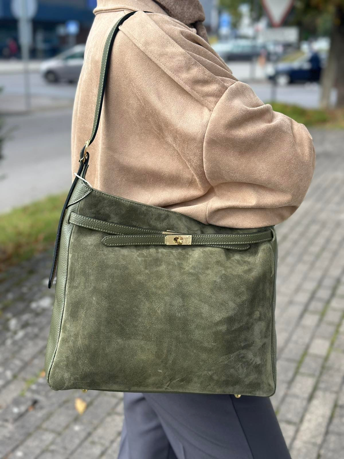 Stilinga natūralios verstos odos rankinė