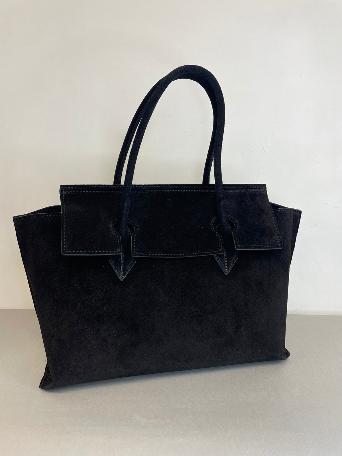 Moteriška natūralios verstos odos rankinė