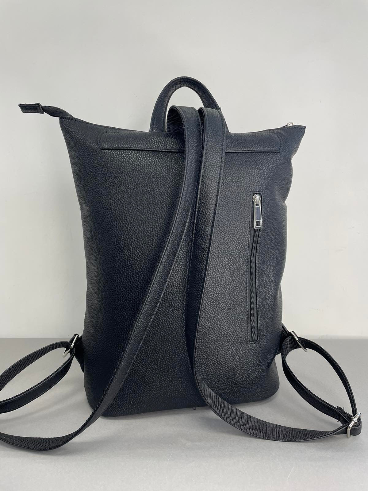 Sominta moteriška kuprinė su paveikslėliu