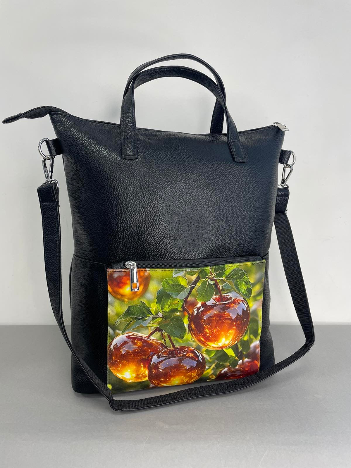 Sominta moteriška kuprinė