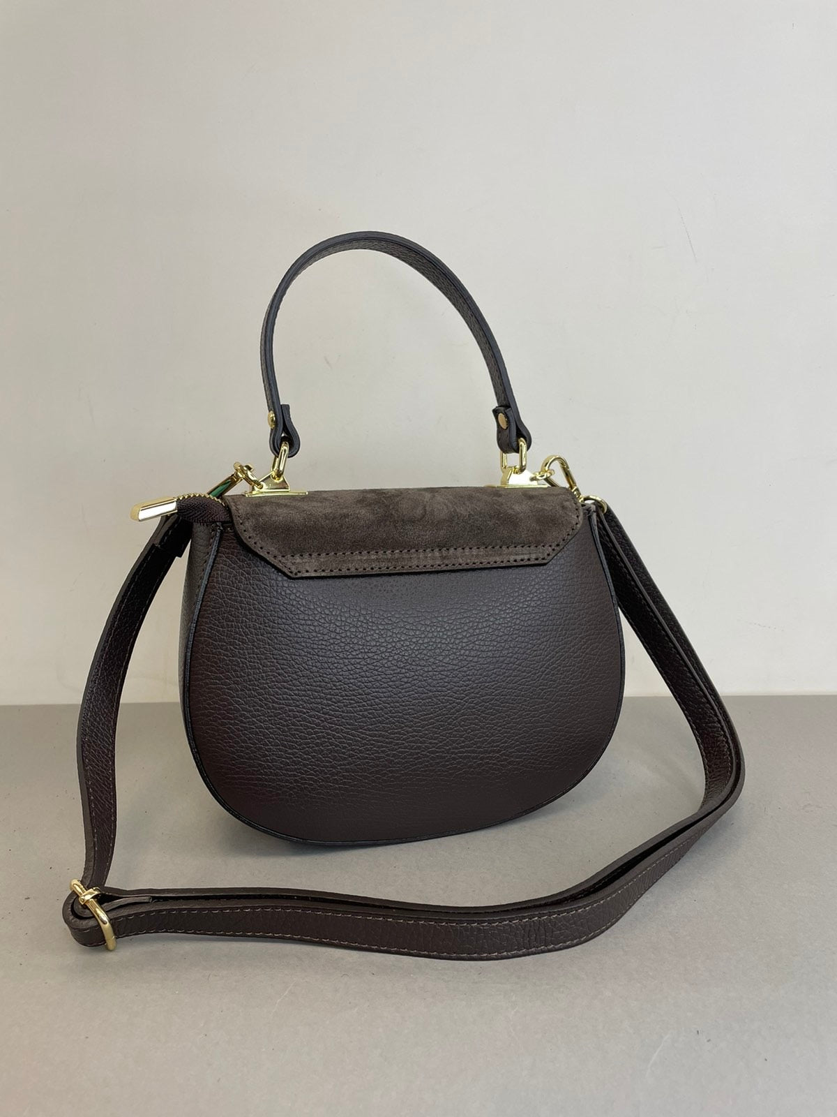 Natūralios odos rankinė per petį