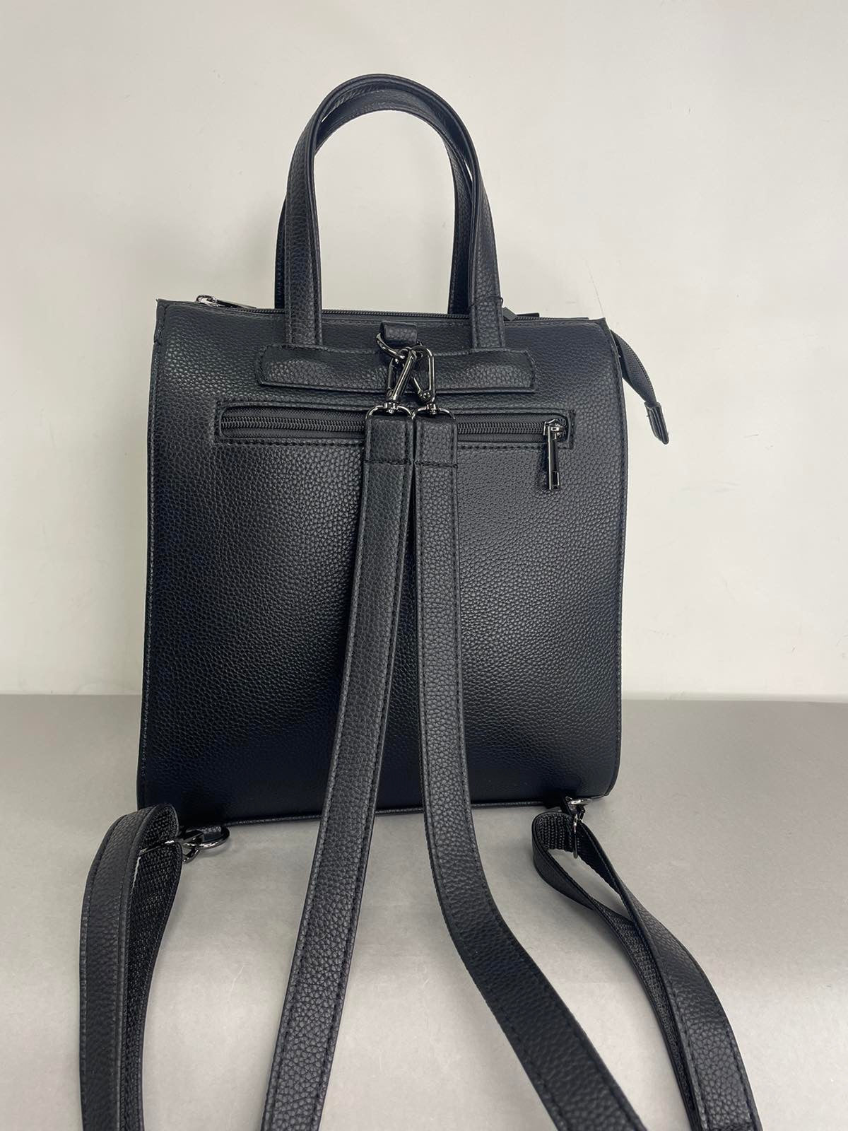 Sominta moteriška kuprinė-rankinė