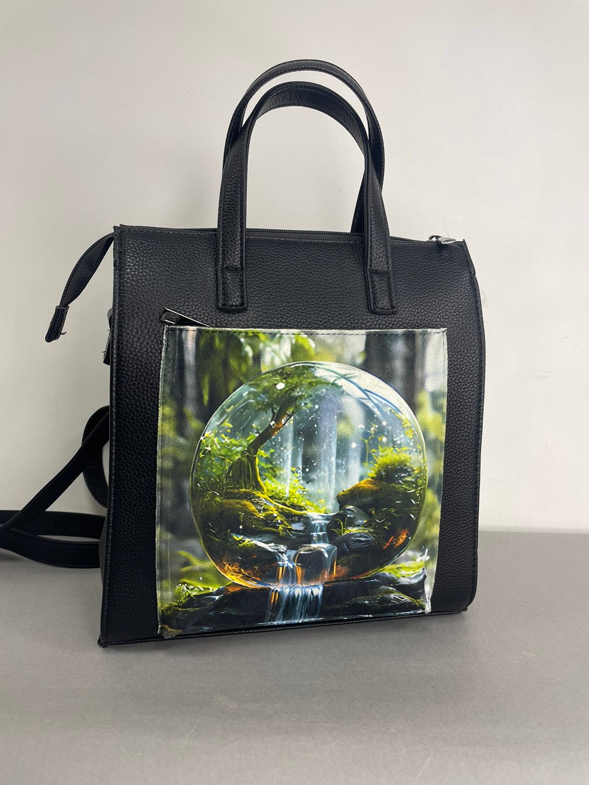 Moteriška kuprinė-rankinė