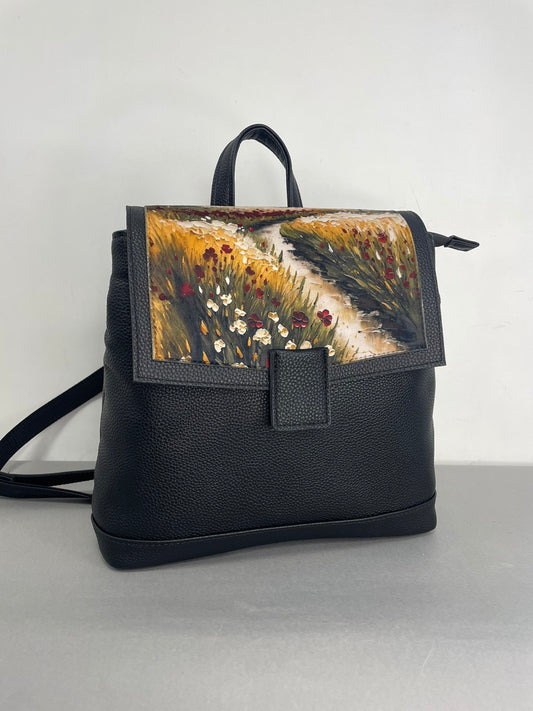 Stilinga moteriška kuprinė