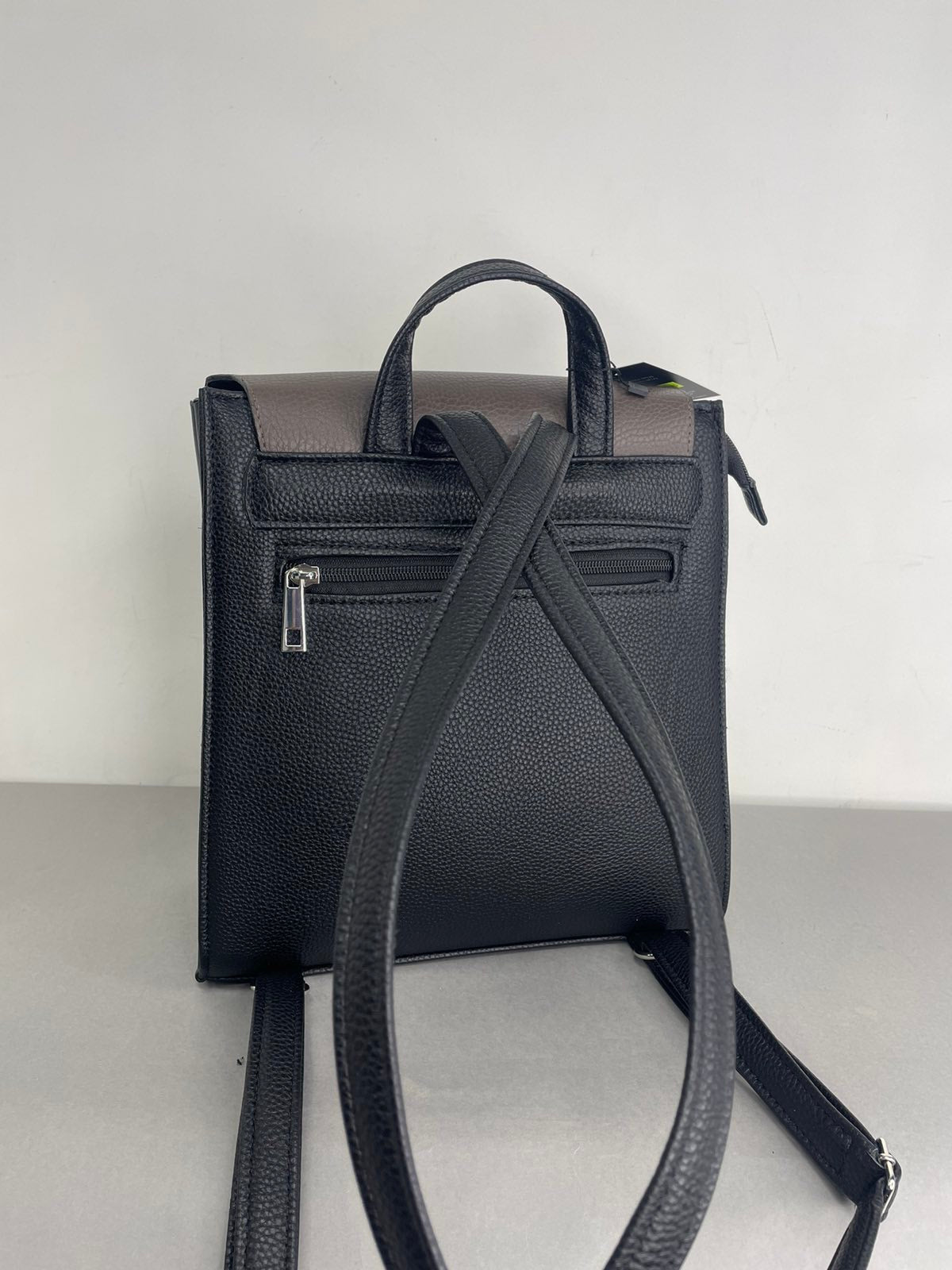 Sominta moteriška kuprinė