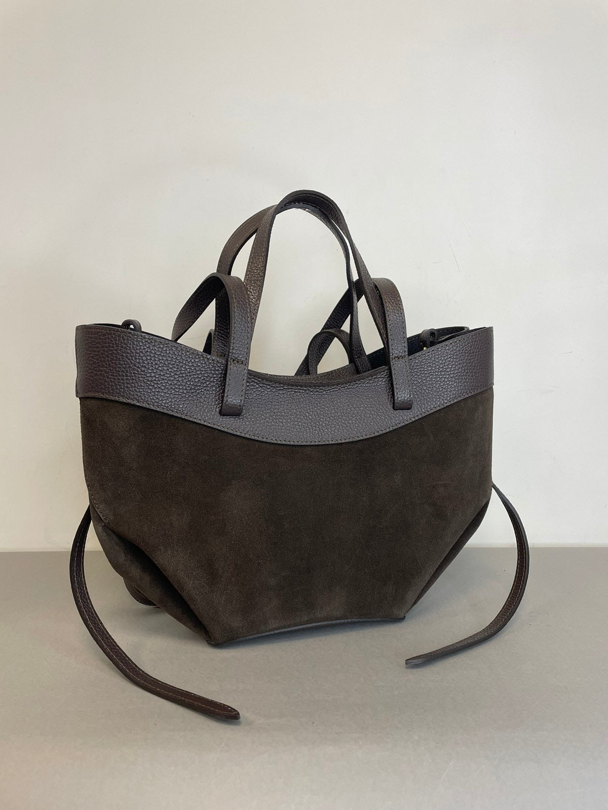 Stilinga ruda odinė moteriška rankinė