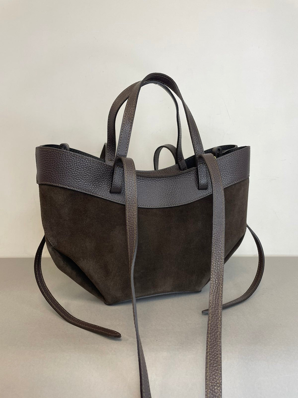 Stilinga ruda odinė moteriška rankinė