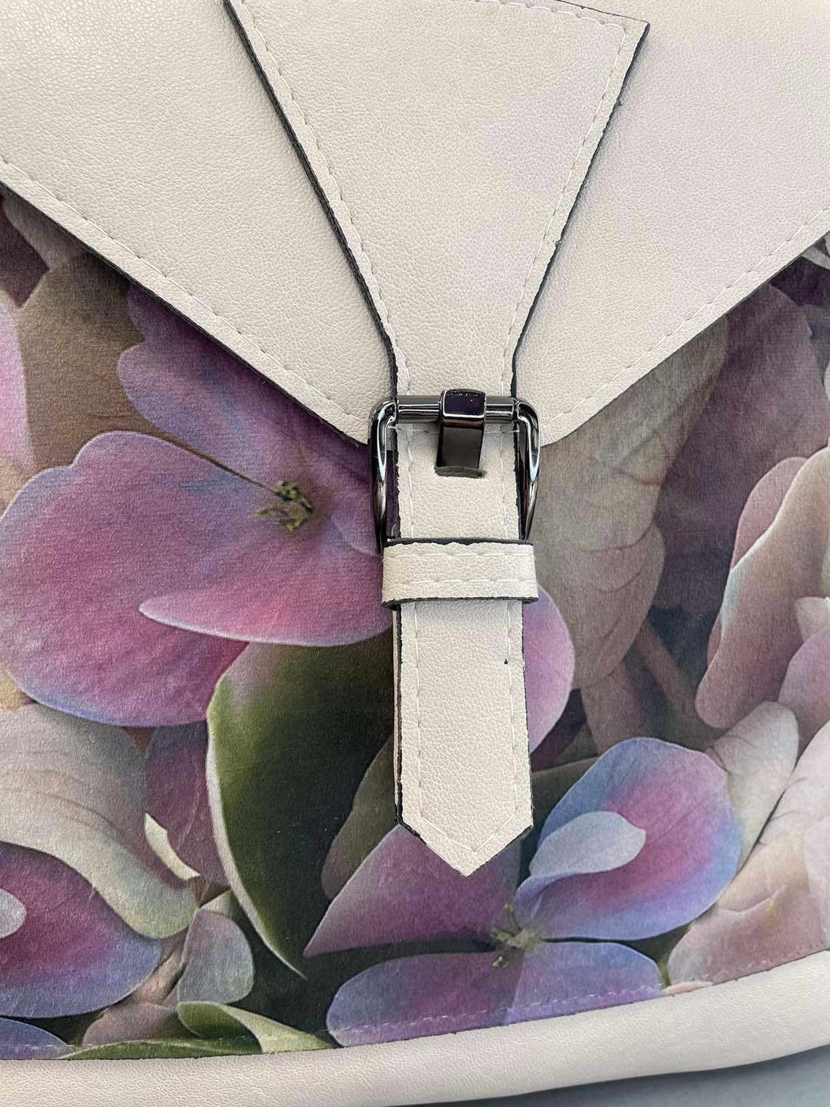 Sominta moteriška kuprinė