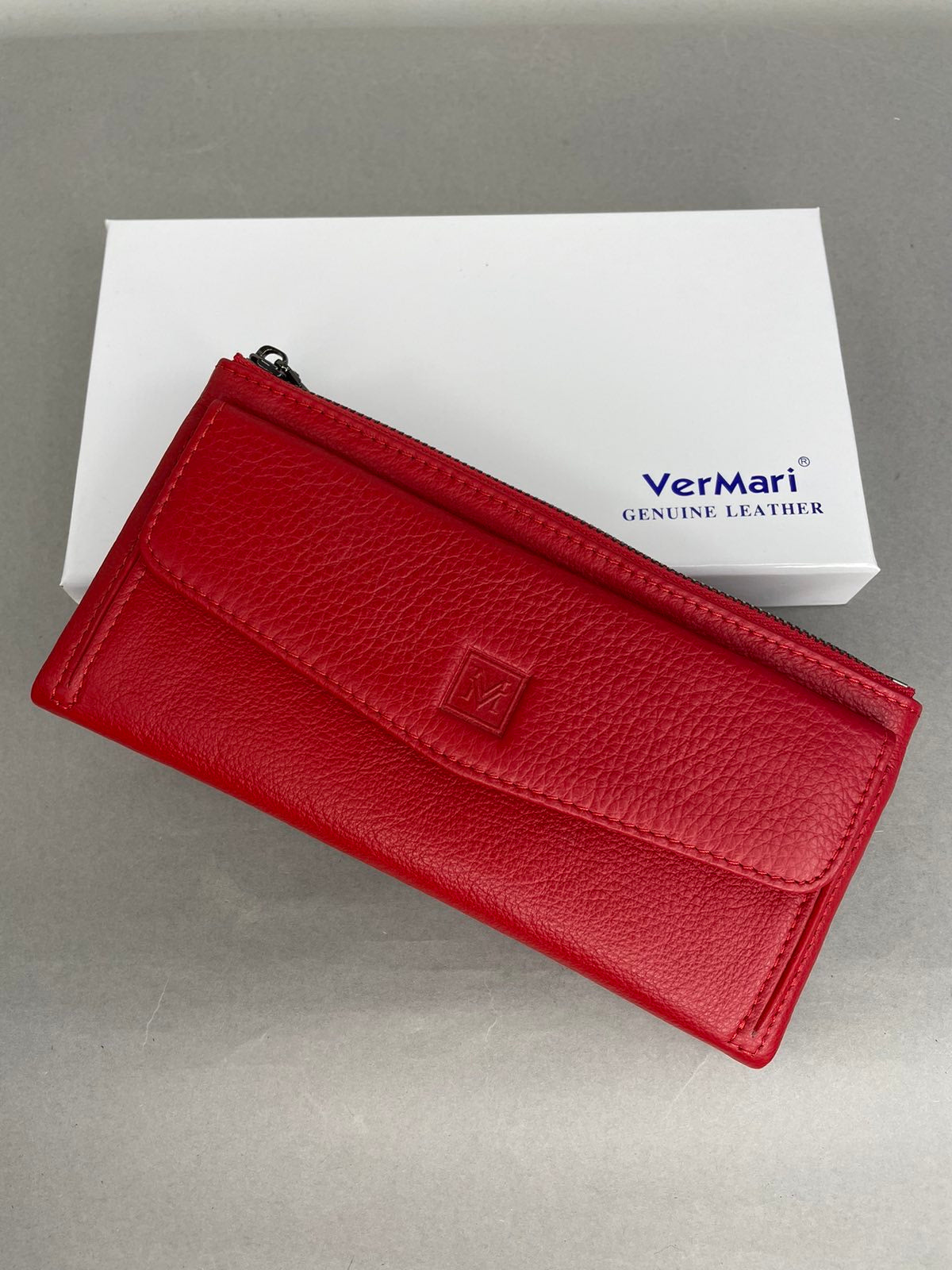 Raudona/juoda VerMari natūralios odos piniginė