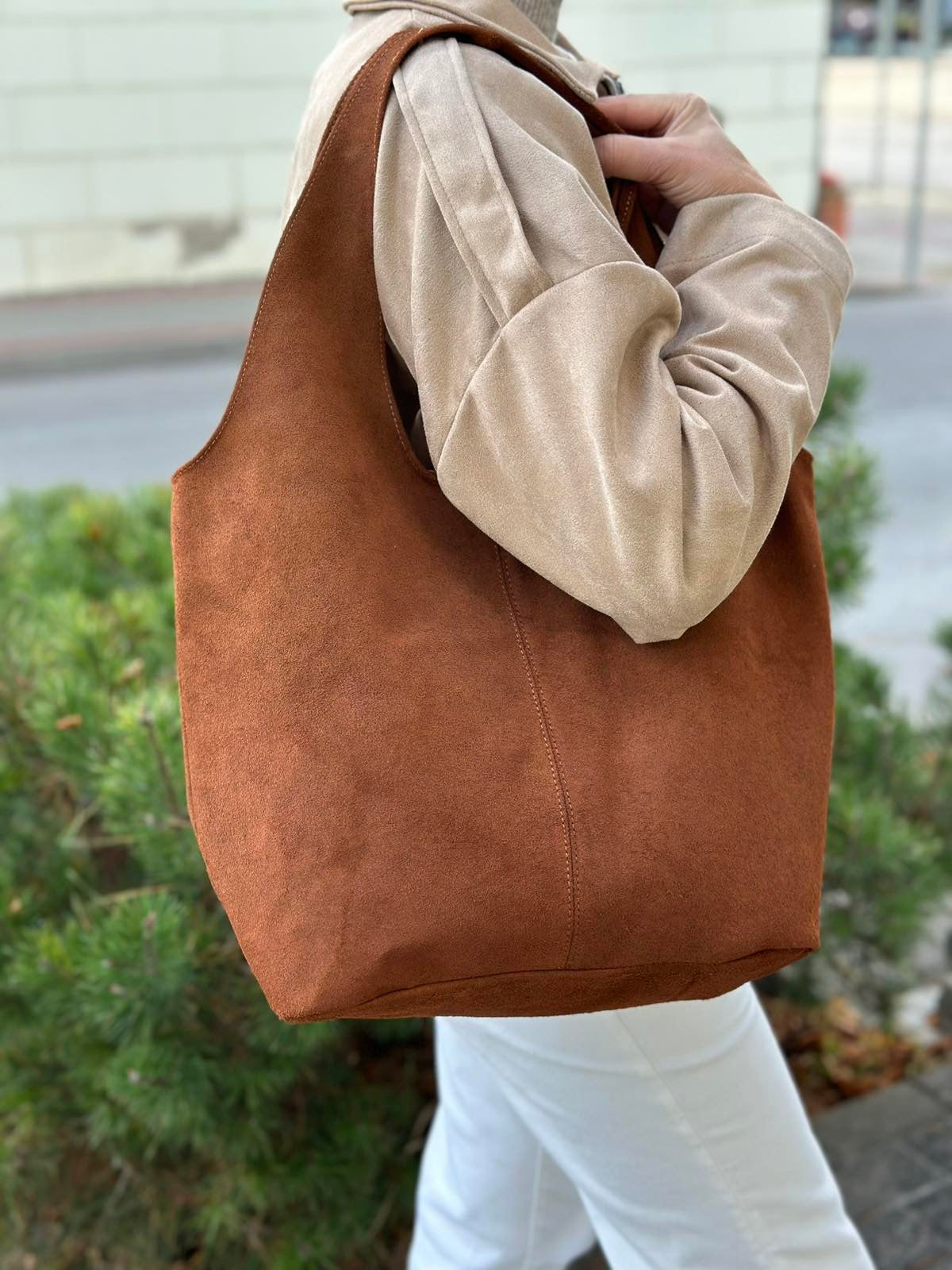 Moteriška verstos odos rankinė