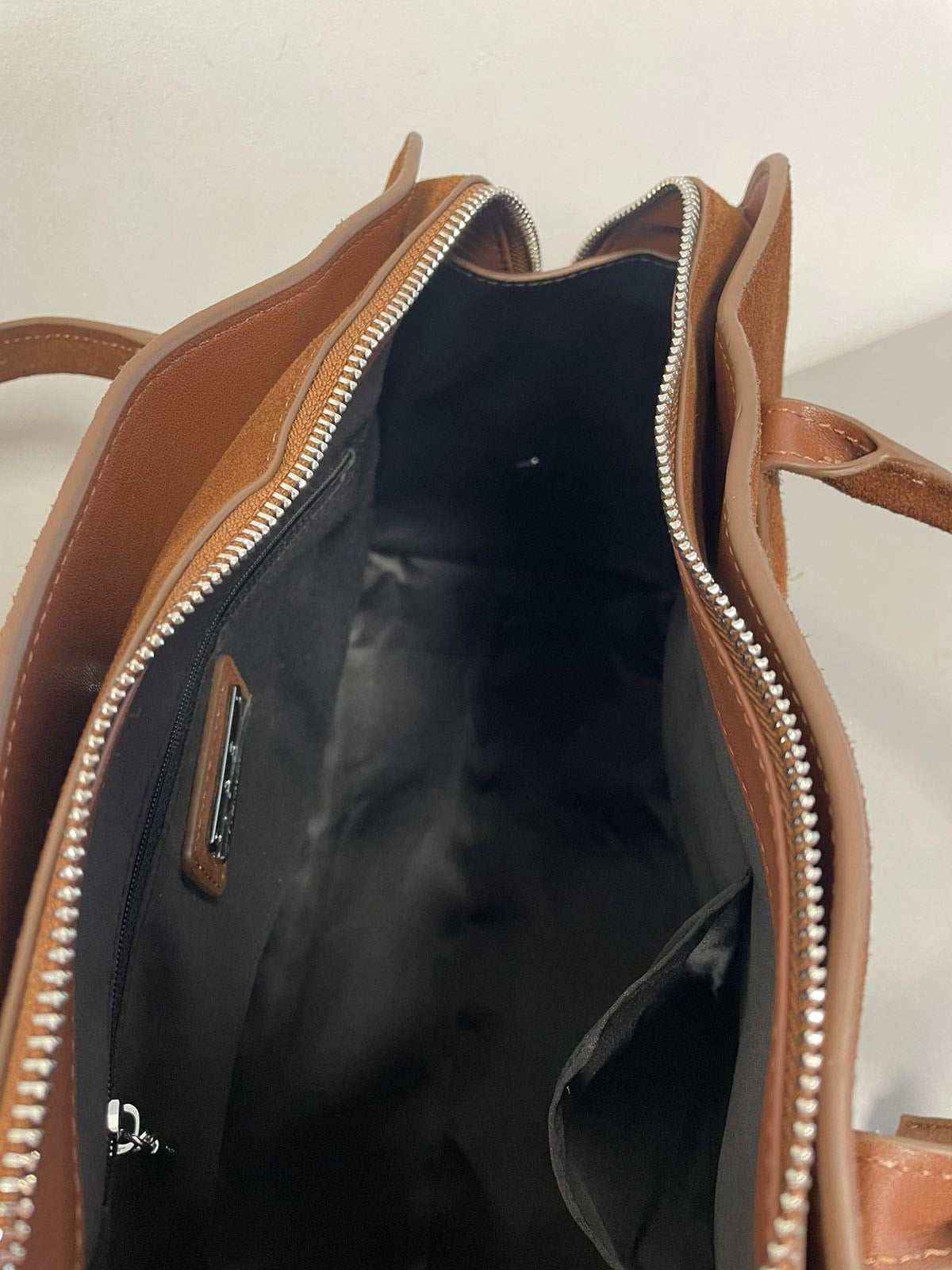 Ruda natūralios odos moteriška rankinė