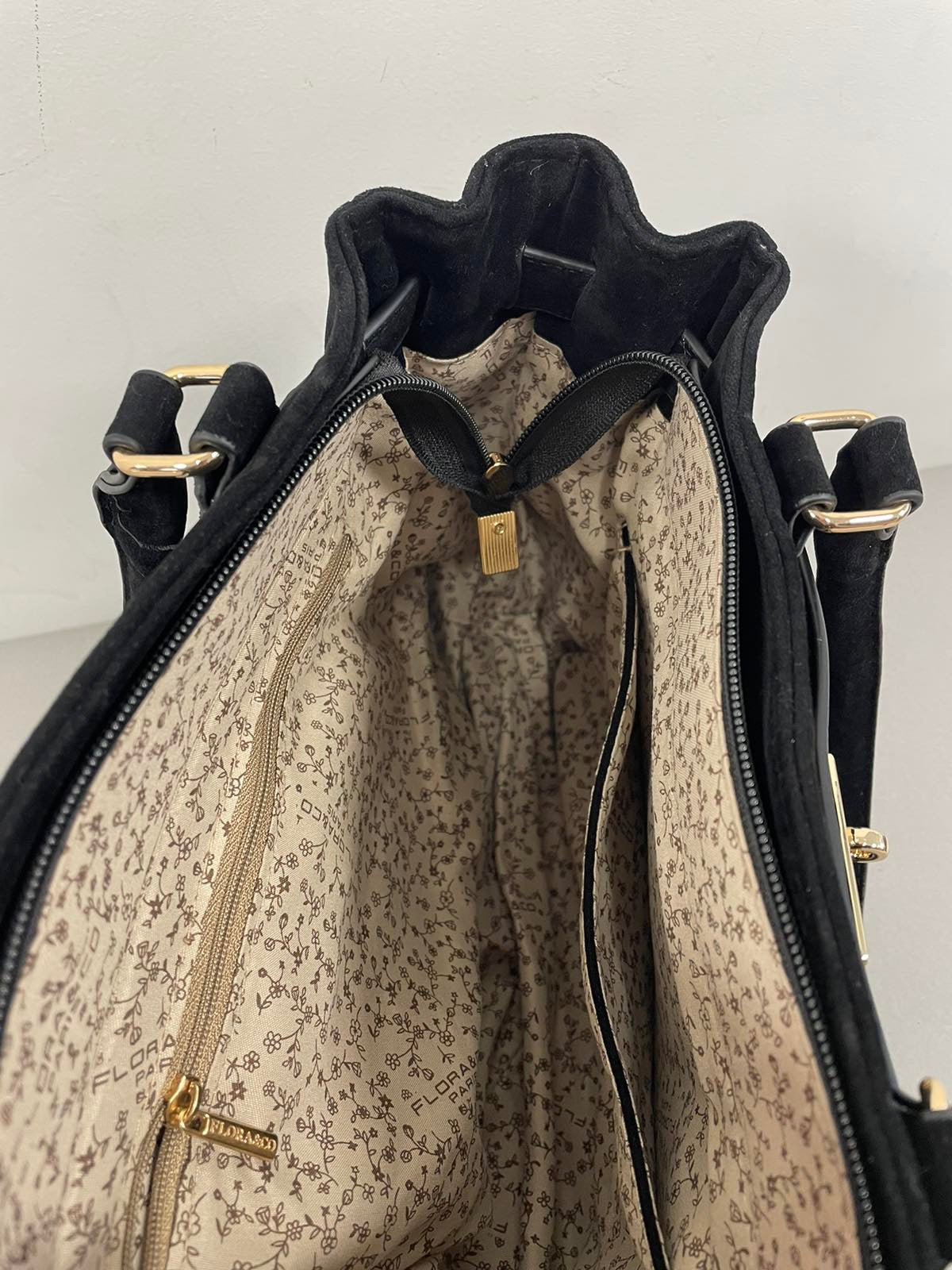 Juoda moteriška rankinė