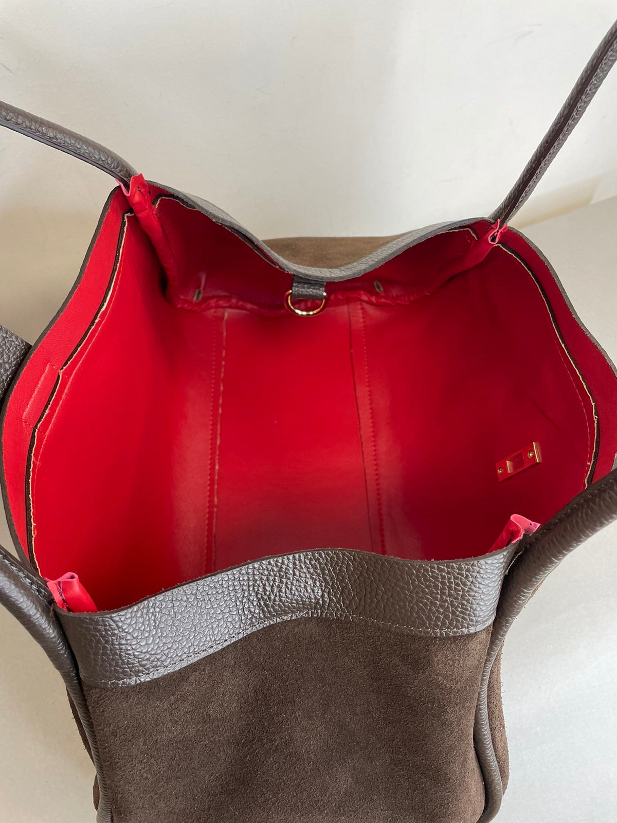 Stilinga natūralios odos rankinė