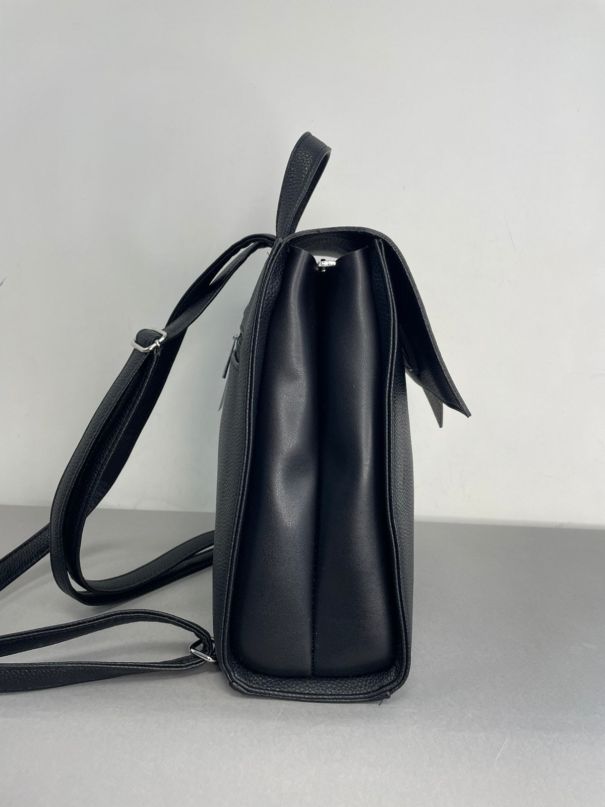 Moteriška kuprinė Sominta