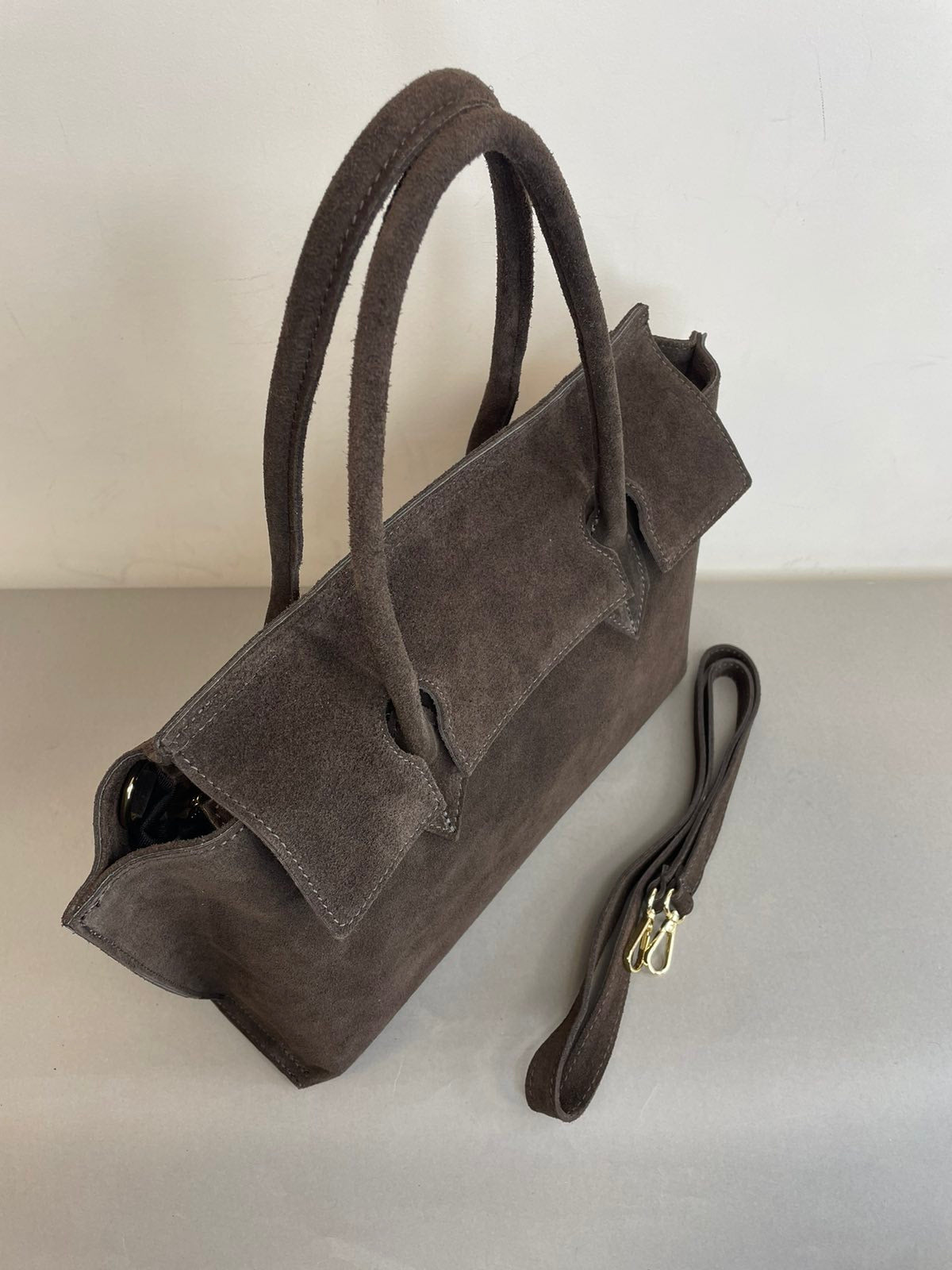 Natūralios odos rankinė moterims