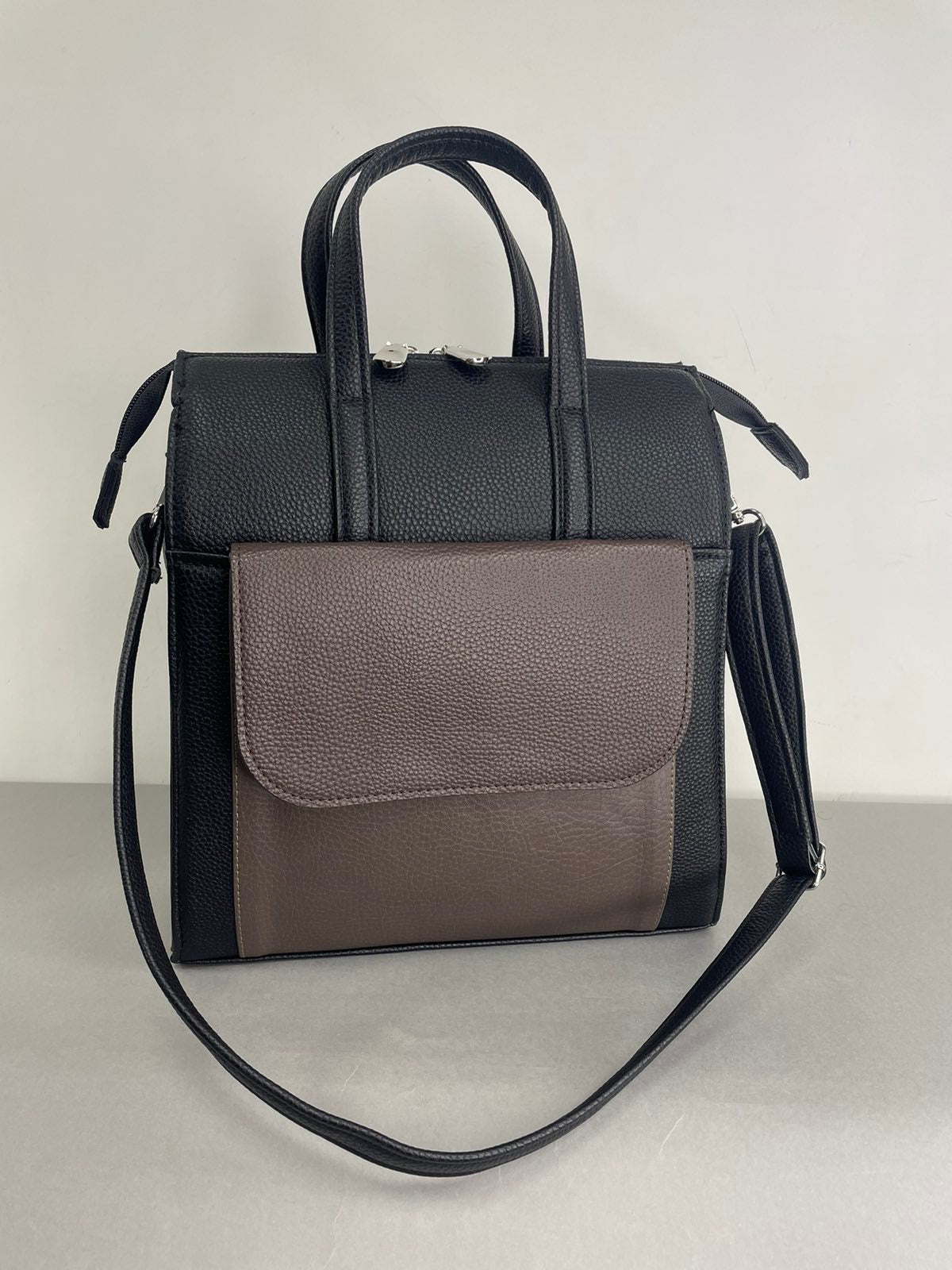 Moteriška kuprinė - rankinė