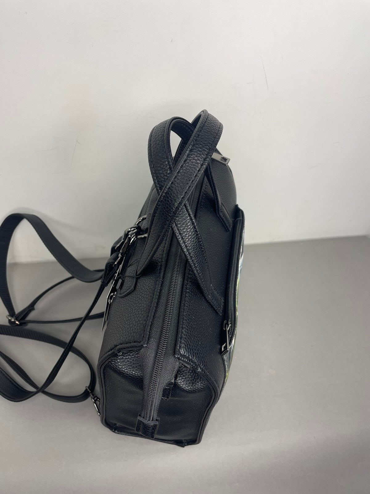 Moteriška kuprinė-rankinė